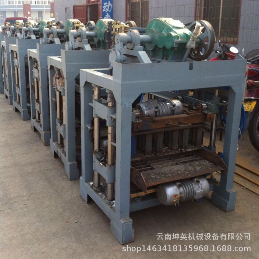 大型全自动液压空心砖机 云南小型水泥免烧四柱砖机 楼房垫块砖机