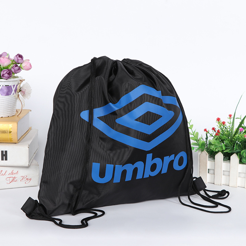 Venta al por mayor bolsa de cordón de poliéster impresa bolsa de almacenamiento a prueba de polvo al aire libre logotipo ajustable bolsa de mochila con cordón impermeable