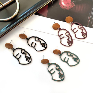 2023 New Personalized Literary Face Contour Earrings Internet Celebrity Fashion Trend Retro Wood Earrings Earrings for Women