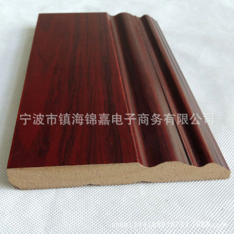 Los fabricantes proporcionan zócalo reforzado con chapa de caoba, MDF, accesorios para pisos de palisandro, líneas angulares asequibles image 3
