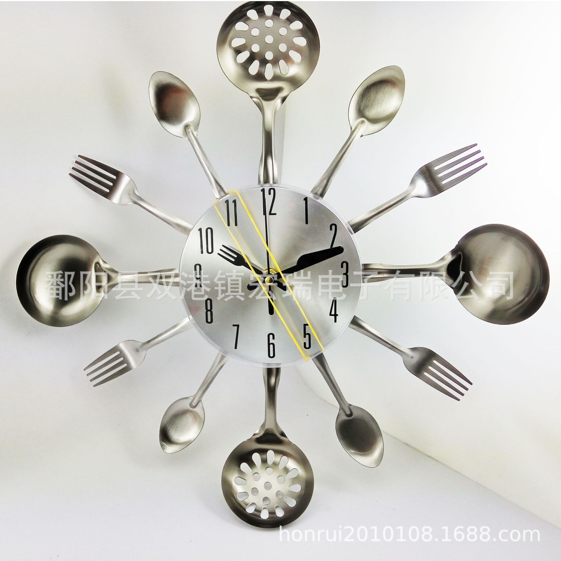 批发多种尺寸刀叉钟 餐具挂钟 勺子漏勺挂钟 餐叉创意礼品挂钟