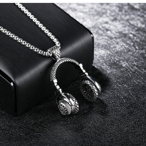  cross-border e-commerce supply European and American jewelry Rock music alloy headphone pendant Titanium steel couple necklace