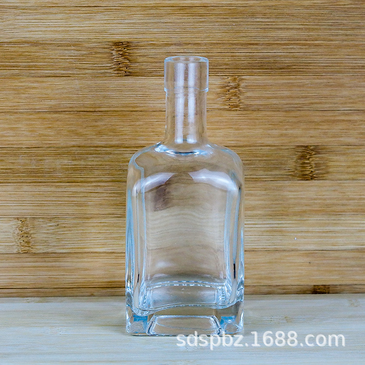 厂家生产批发300ml方形木塞口透明玻璃瓶 洋酒伏特加白酒制作小瓶