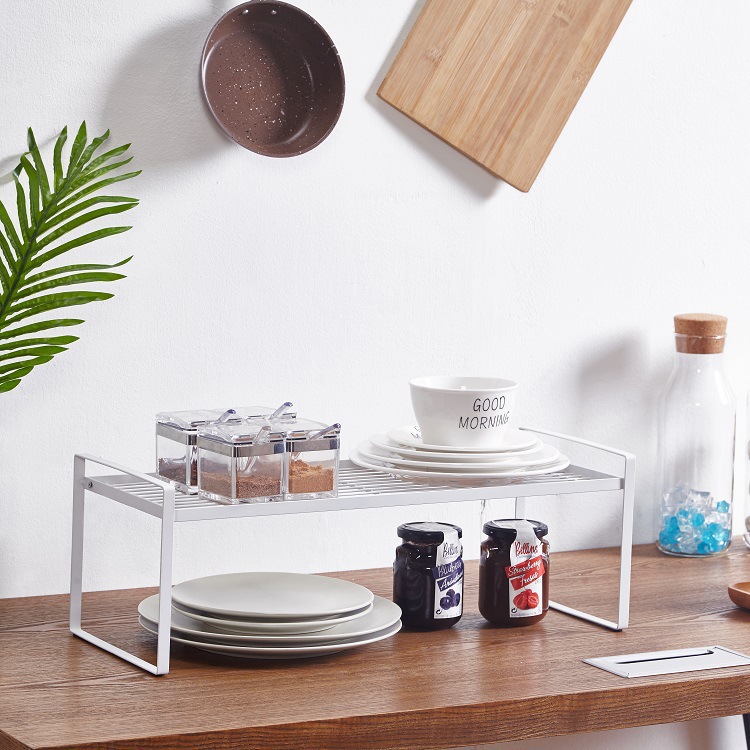Estante de almacenamiento de escritorio de hierro simple de estilo japonés y coreano condimento de cocina botella y frasco de almacenamiento en rack estante de piso multifuncional para el hogar