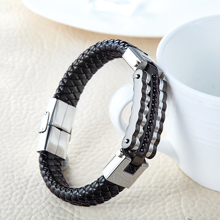 Men's Braided Leather Bracelet Waterproof Hypoallergenic Design_voghion.com