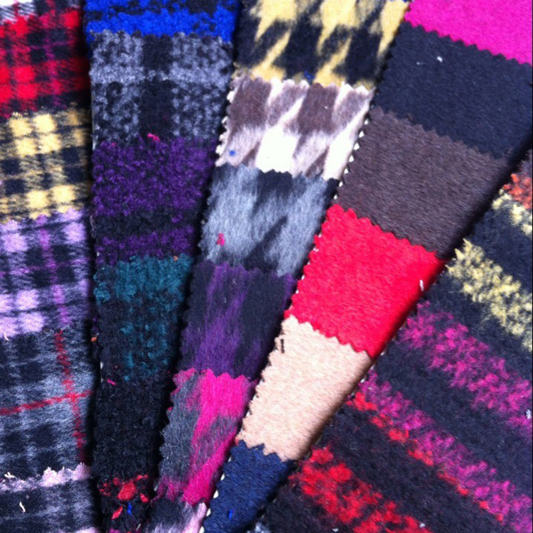 【厂家直销】粗纺女装毛大衣呢面料 粗纺毛纺呢子布 网格提花布料