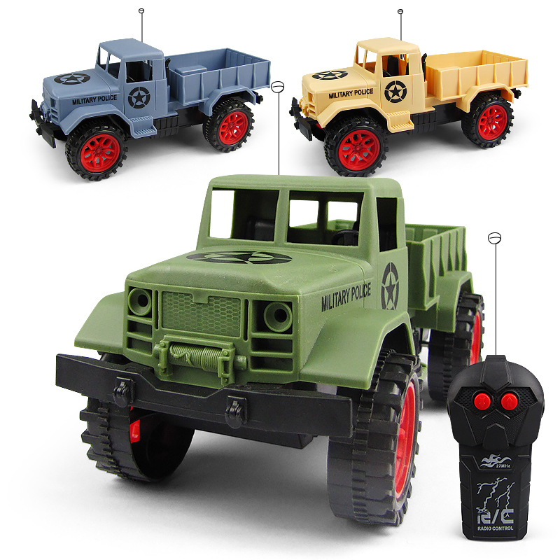 Coche de control remoto de simulación bidireccional para niños 1:24 modelo de camioneta pickup militar puesto de juguete de Venta caliente al por mayor