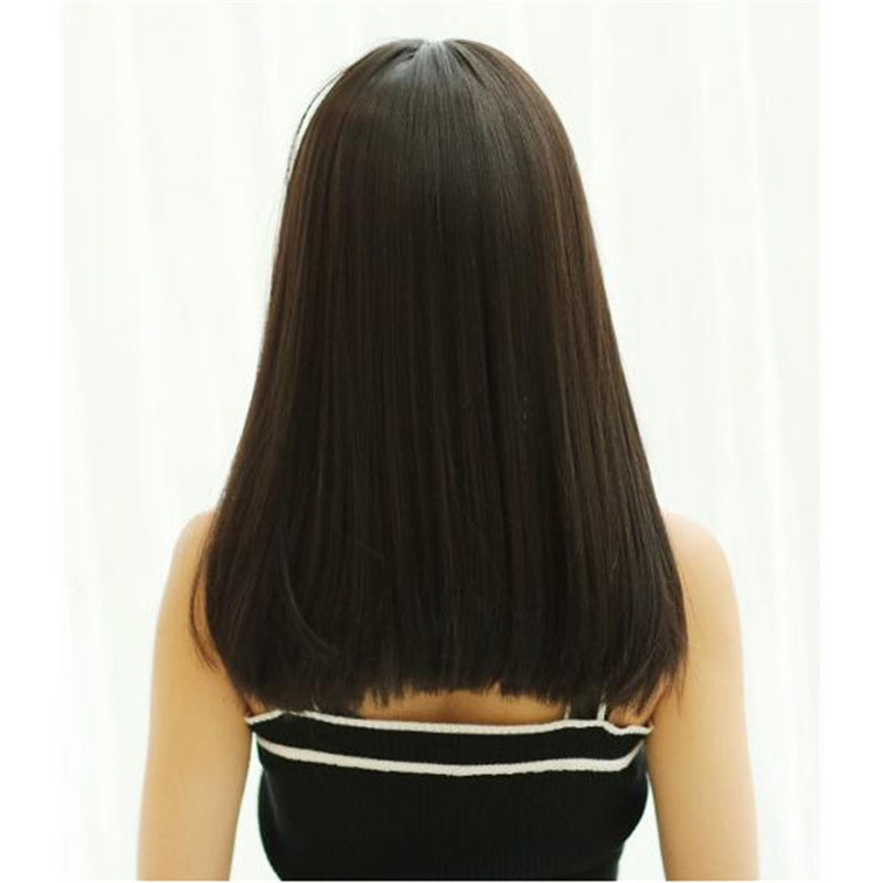 Peluca al por mayor de fábrica de las mujeres flequillo de longitud media cabello largo esponjoso hebilla interior natural rollo Peluca de fibra química conjunto entrega de una pieza