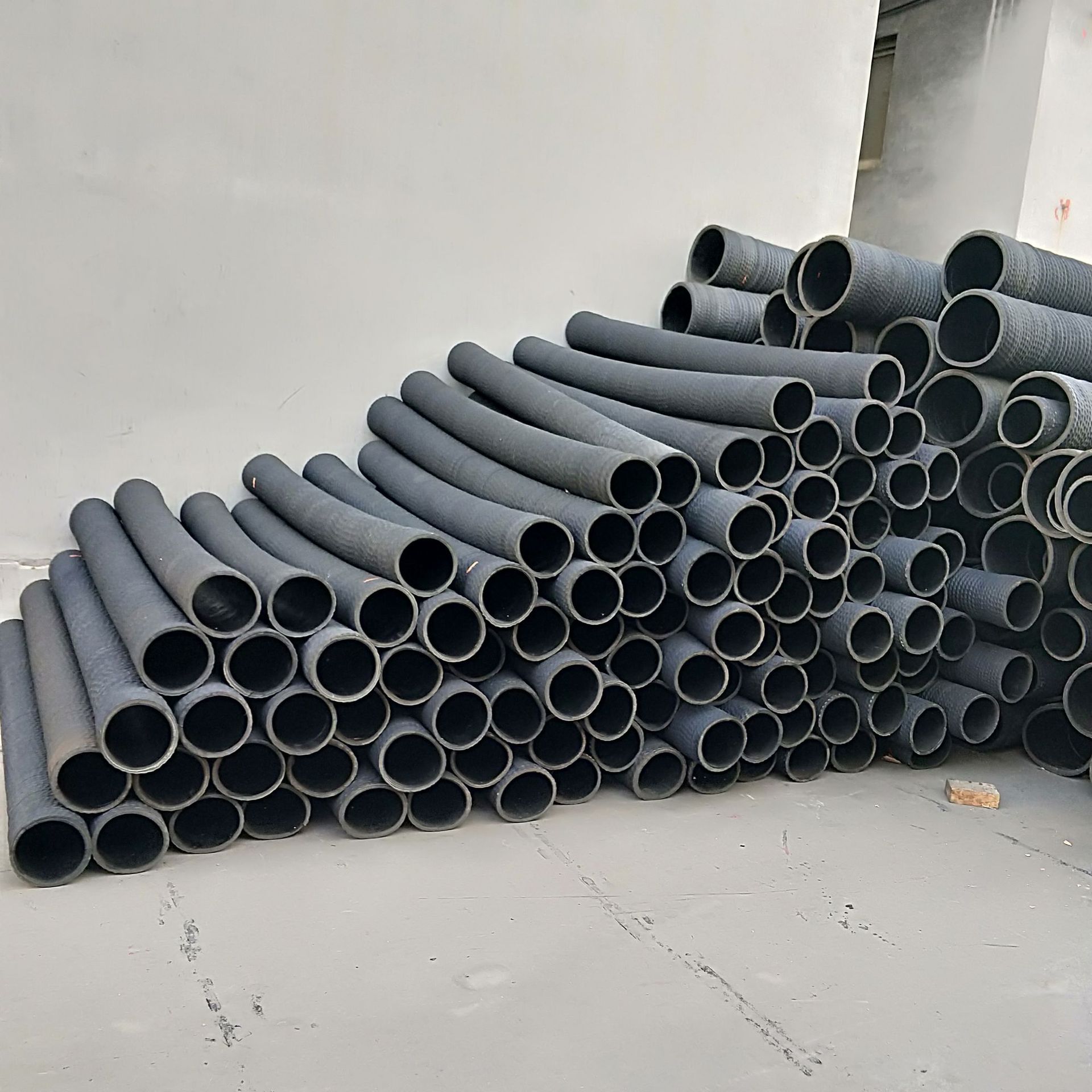 优质耐磨大口径橡胶喷砂胶管 混凝土车输送砂石物料专用钢丝管