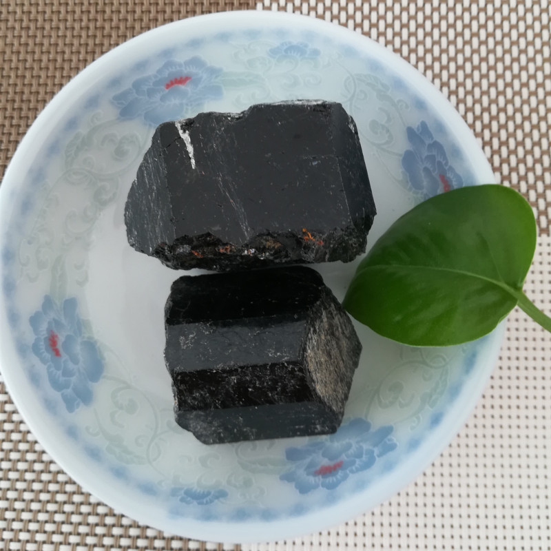 黑色电气石颗粒  厂家销售  多种规格   晶体电气石