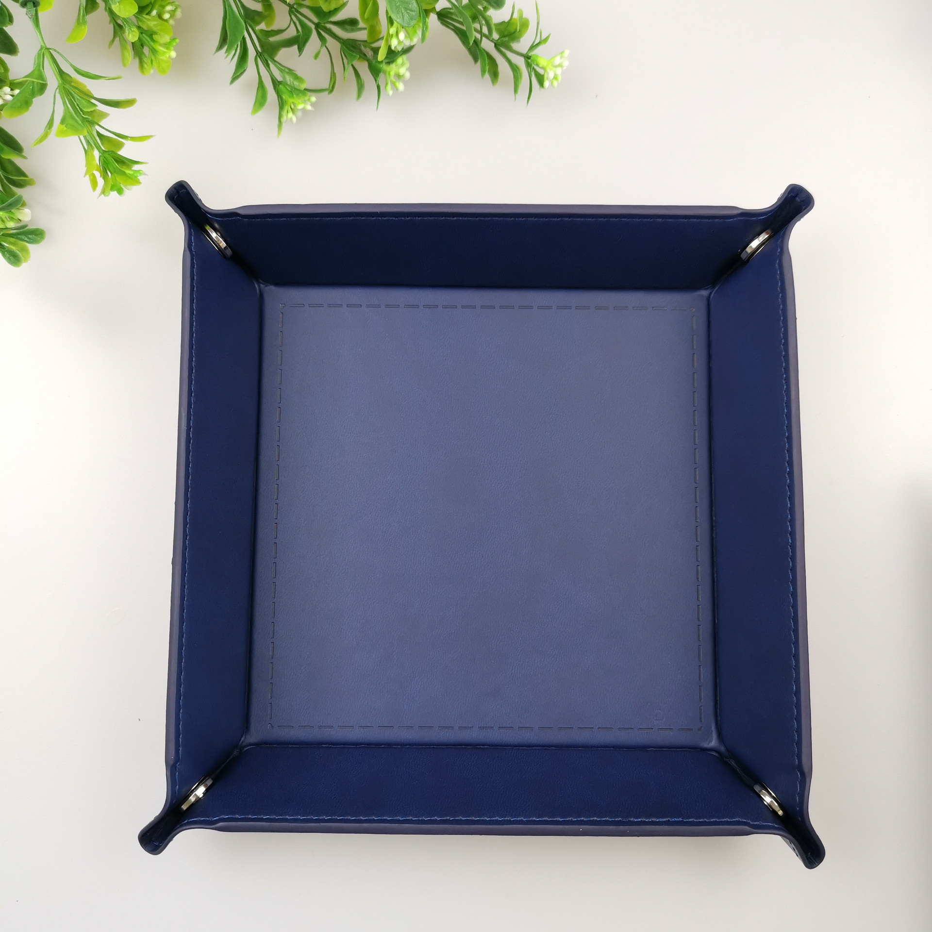 En stock pu palillos de cuero bandeja de cuatro esquinas plegable juego palillos bandeja de almacenamiento