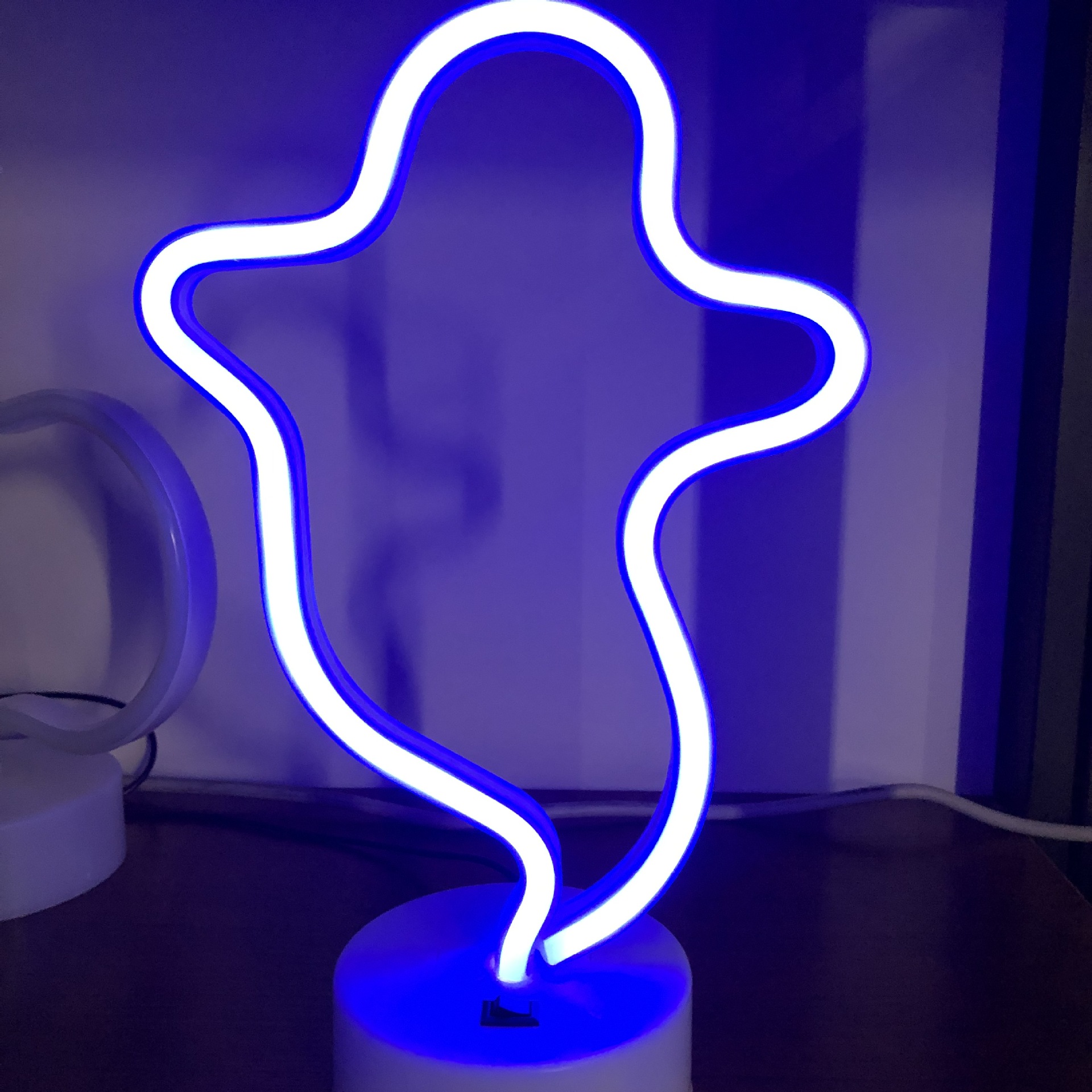 Suministro directo de fábrica Lámpara de neón LED creativa Lámpara de mesa de amor Dormitorio romántico Decoración de la habitación Lámpara de colores
