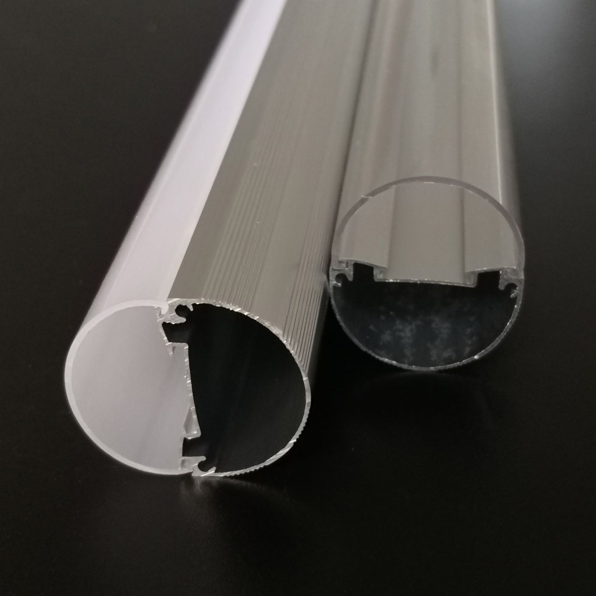 日光灯外壳t8椭圆 灯罩厂家直销 间隔条纹铝材 椭圆12板宽 抗UV