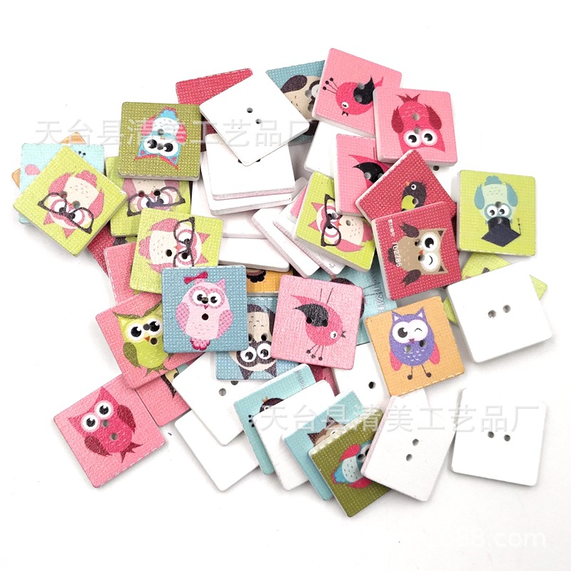 20mm fondo blanco cuadrado pájaro mixto de dibujos animados de madera búho cuadrado pieza de madera 50 piezas por paquete