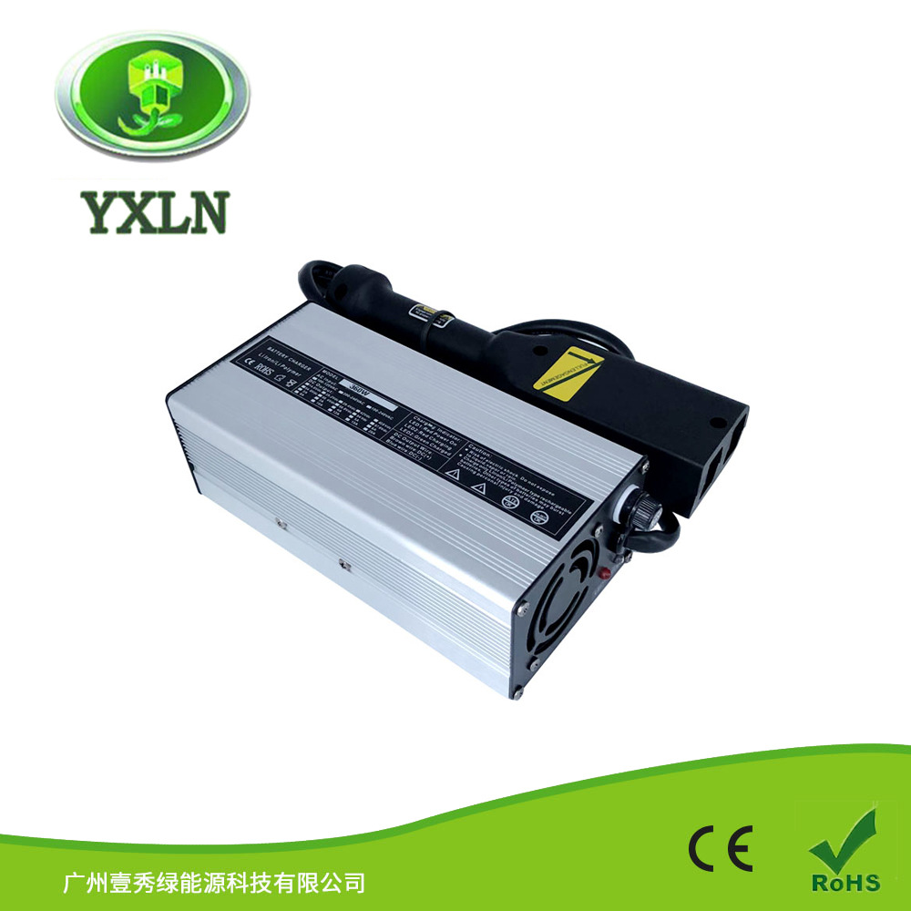 厂家直销铅酸充电器36V5A平角头高尔夫球车充电器36V5A