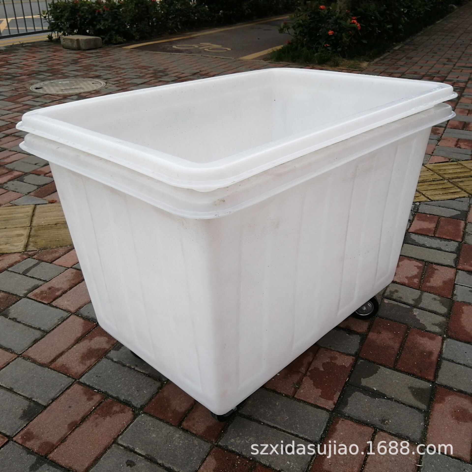 厂家批发白色耐酸碱收纳方桶 PE塑料水箱