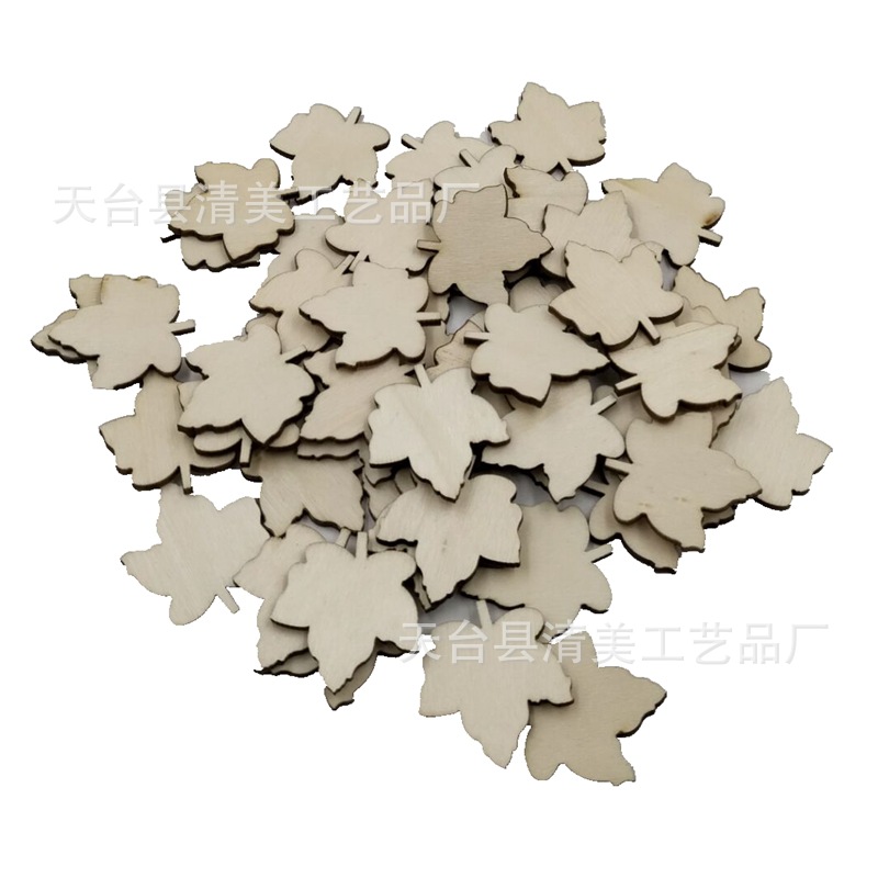 33*29mm Otoño Acción de Gracias Regalo de bricolaje Hojas de madera Botón de madera Forma de hoja de arce Accesorios de boda 50 piezas/paquete