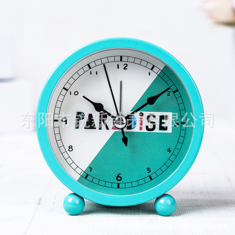 Suministro directo de fábrica estudiante niños pequeño reloj de alarma de 3 pulgadas de metal reloj redondo lindo Reloj portátil digital de dibujos animados