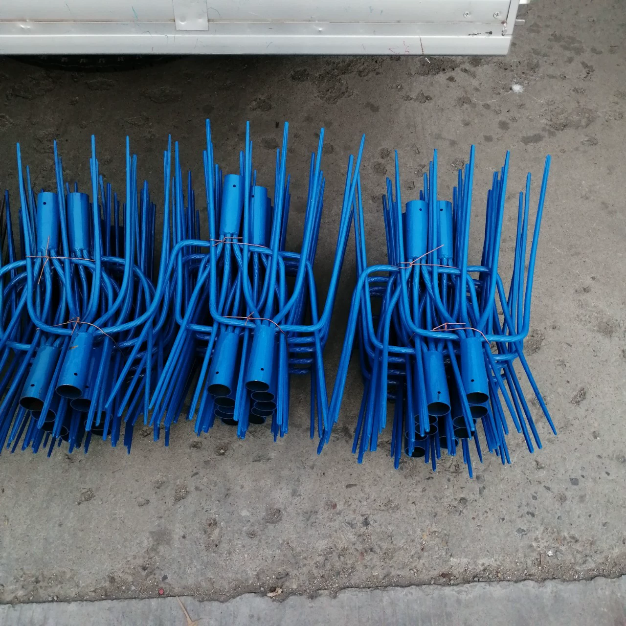 Небольшая плоская вилка, различные компактные и легкие, оптом в большом количествах.