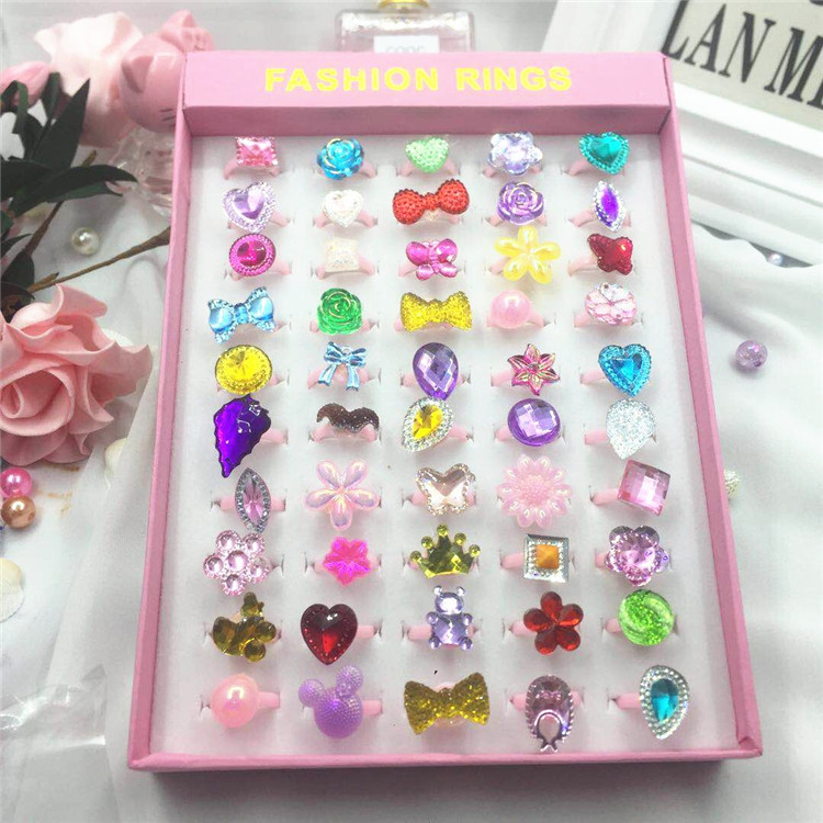 Venta al por mayor de dibujos animados de Corea 50 Unids anillo de resina de acrílico de los niños juguete de plástico anillo chica pequeño regalo