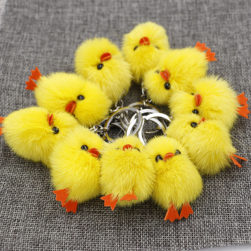 Tiktok Piel de visón pequeño pollo amarillo llavero lindo mini piel pequeño pato amarillo colgante bolso del coche adornos al por mayor