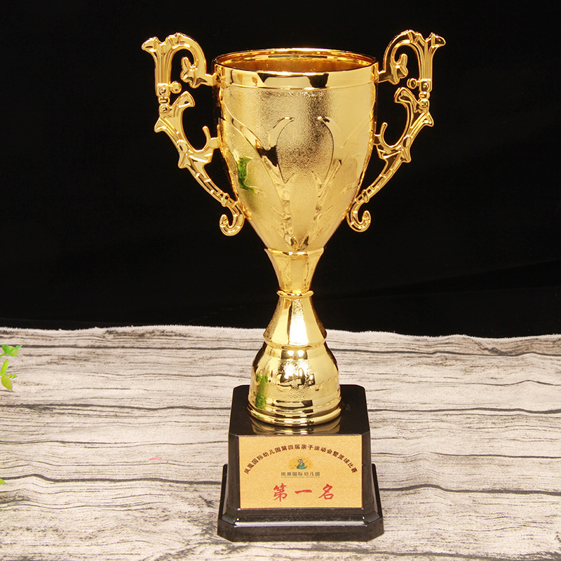 Nuevo trofeo de gloria matutina, trofeo pequeño creativo, fabricante mayorista de trofeos de plástico, trofeo infantil, trofeo de baloncesto.