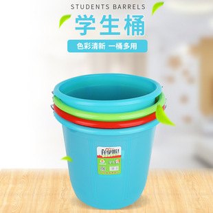 �๦������ˮͰ���s�ǹ�ɫ�Ҿ�Ͱ�W��Ͱ��������Ͱ�A������Ͱ���l