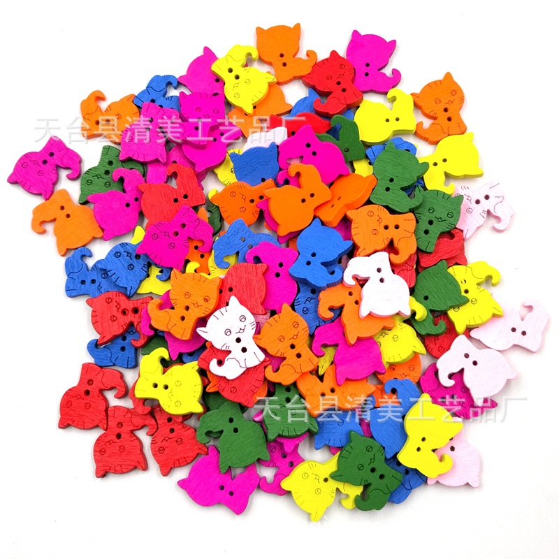 Botón de gato de dibujos animados de color de madera Botón de gato de dibujos animados de bricolaje 100 piezas/paquete