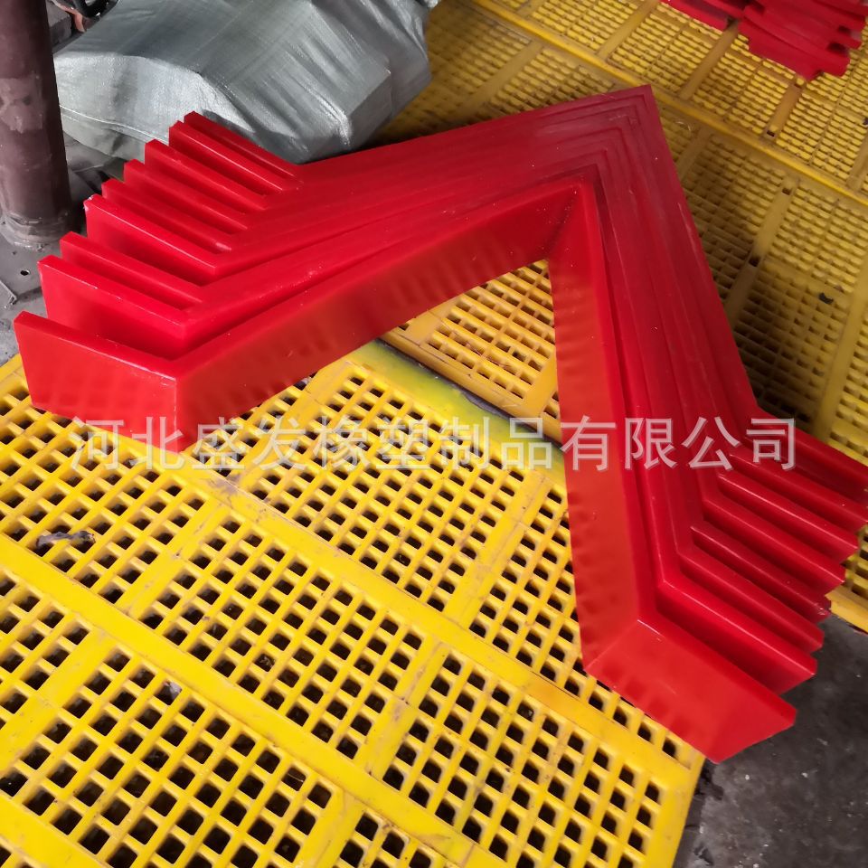 源头厂家V型聚氨酯空段输送带尾部清扫器煤矿传送带人字形刮料器