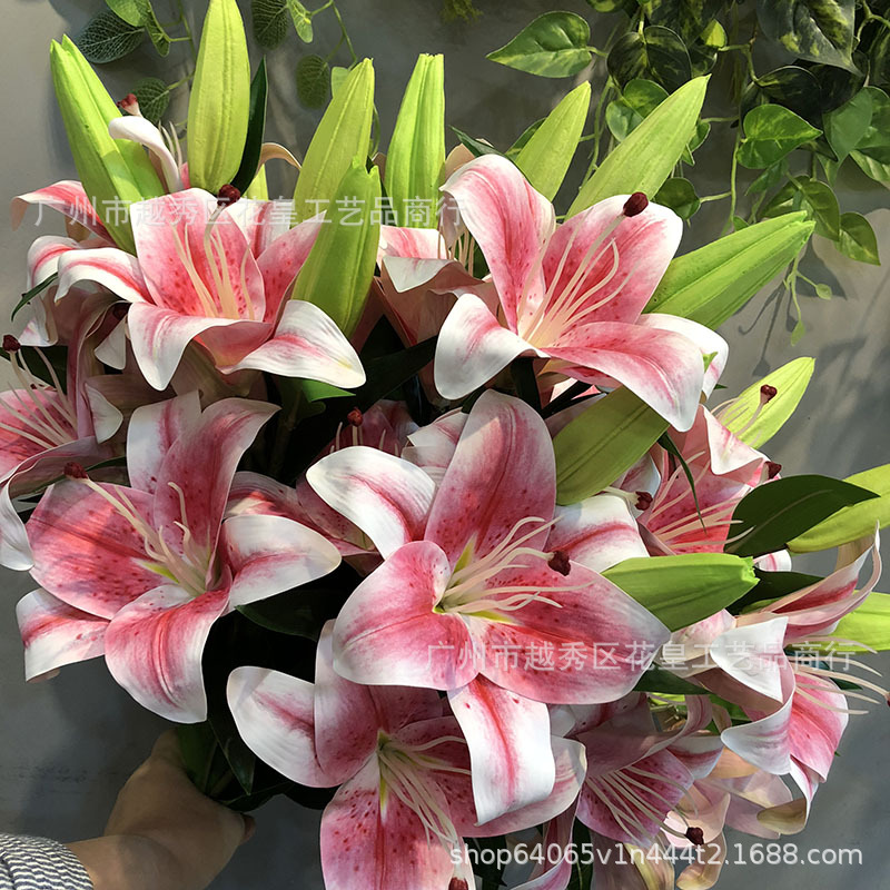 Realistic wedding flowers