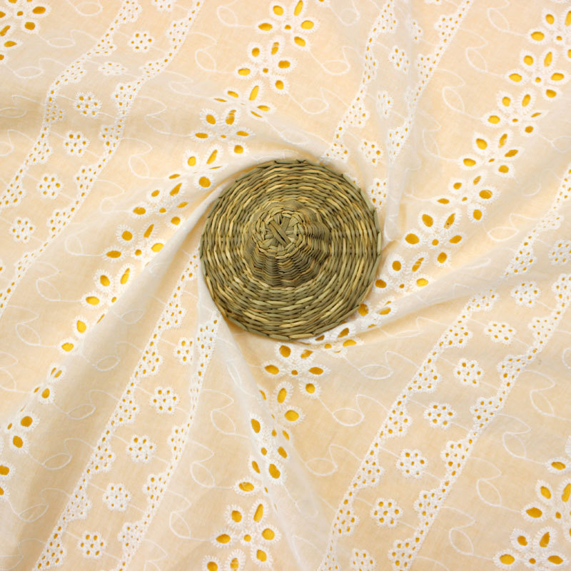 19152棉镂空花纹棉布刺绣家纺面料布料服饰辅料幅宽148厘米