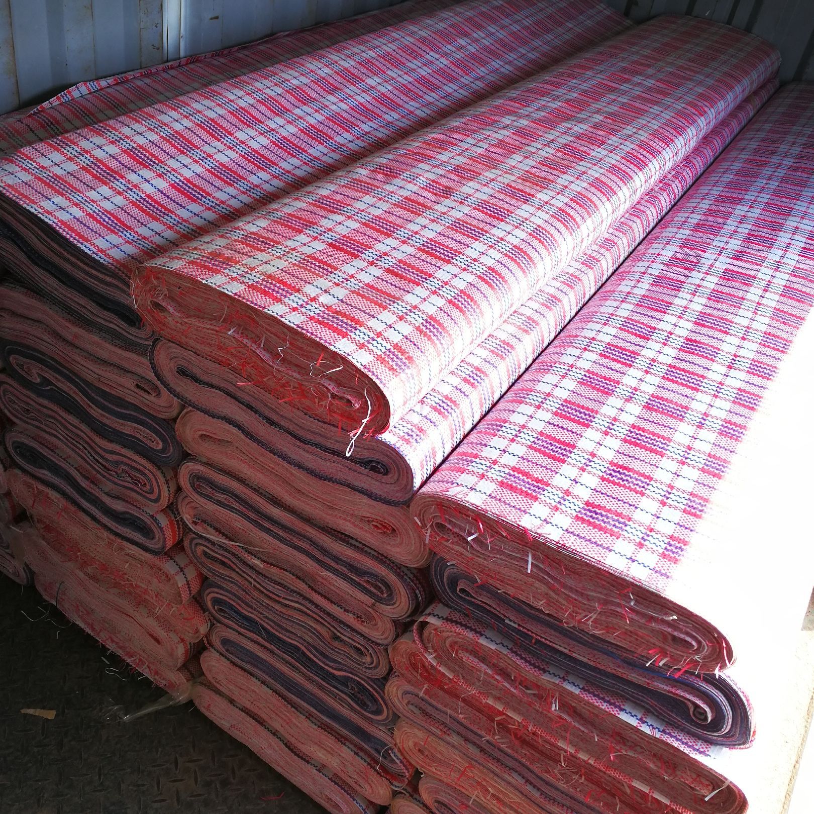 厂家生产塑料花格布 淋膜编织布 涂膜编织布 淋膜编织袋 PP编织布