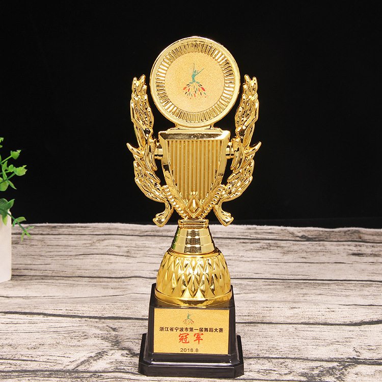 Trofeo de resina plástica en stock, copa de béisbol, recuerdo, premio de honor, oro, plata, bronce, premio para competición de baloncesto, evento.