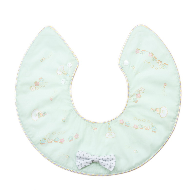 작은 녹색 나비 넥타이