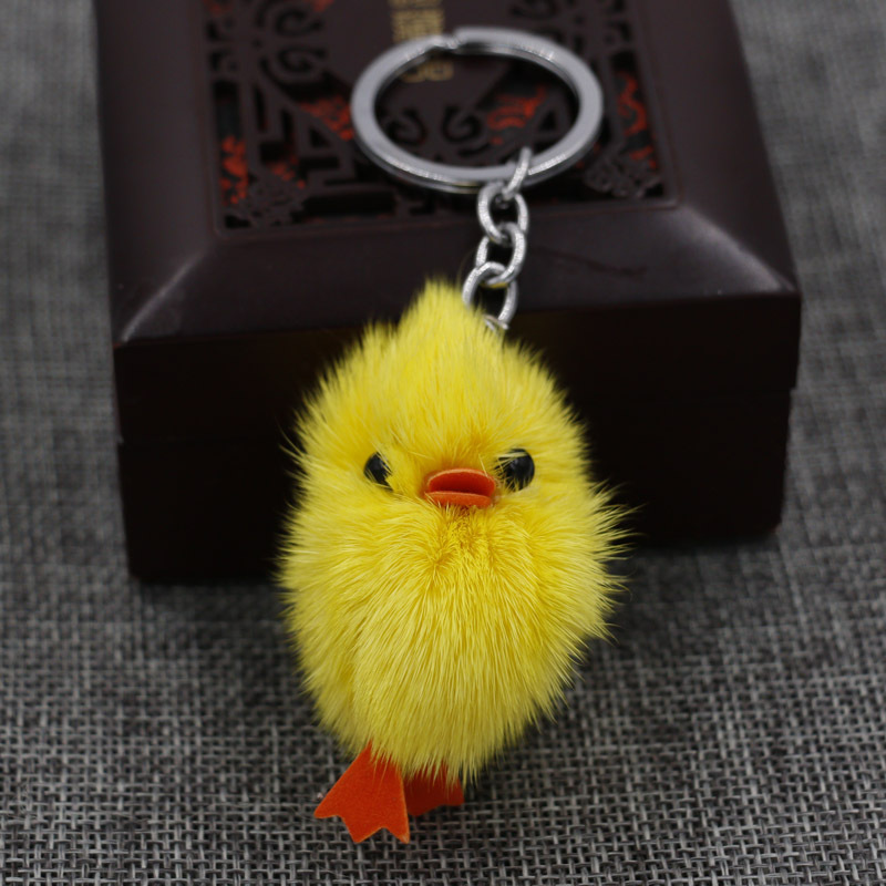 Tiktok Piel de visón pequeño pollo amarillo llavero lindo mini piel pequeño pato amarillo colgante bolso del coche adornos al por mayor