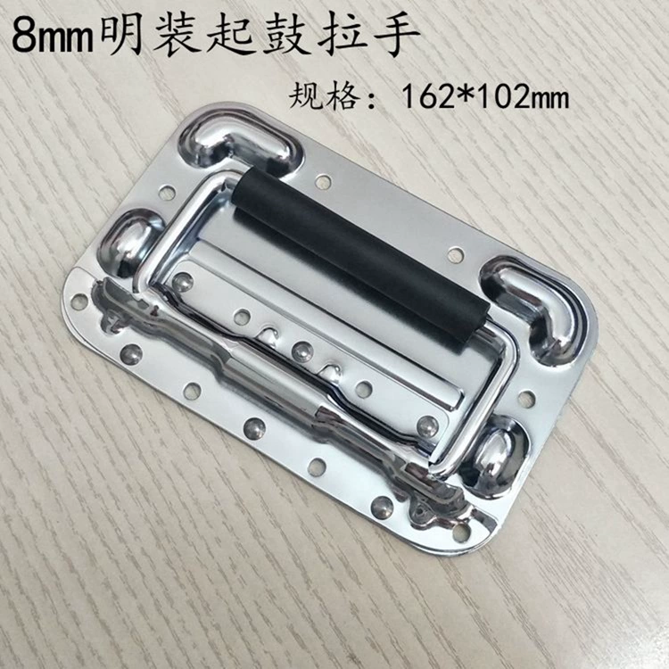 Принадлежности воздушной коробки открывать не нужно. Открытая ручка