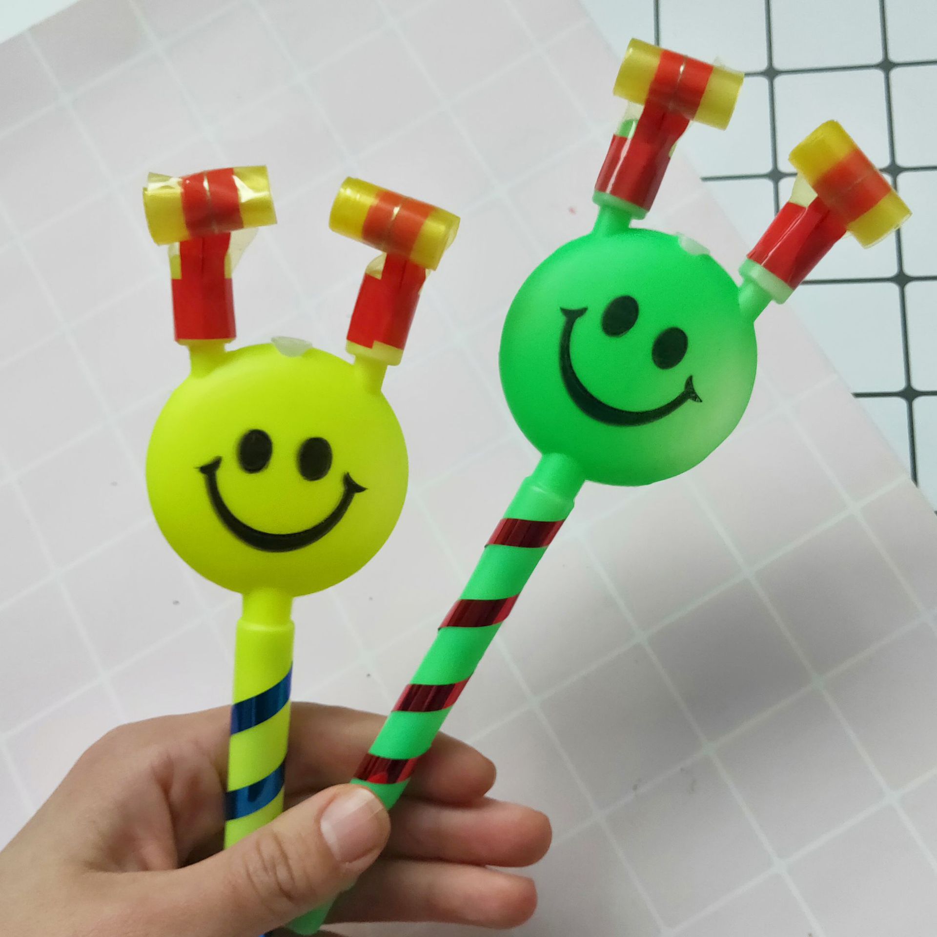中号笑脸吹龙 儿童玩具喇叭眼镜口哨吹卷 幼儿园聚会活动道具礼物