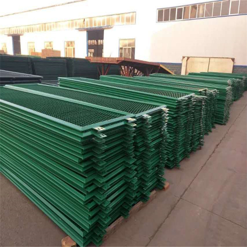 防眩网生产 防眩网施工 钢板网护栏焊接网围栏网【工厂】