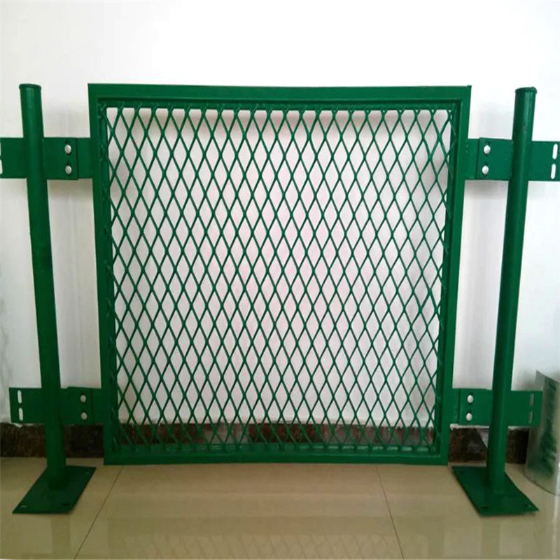 高速公路防眩网 绿色公路隔离栅 钢板网防眩光护栏【工厂自营】