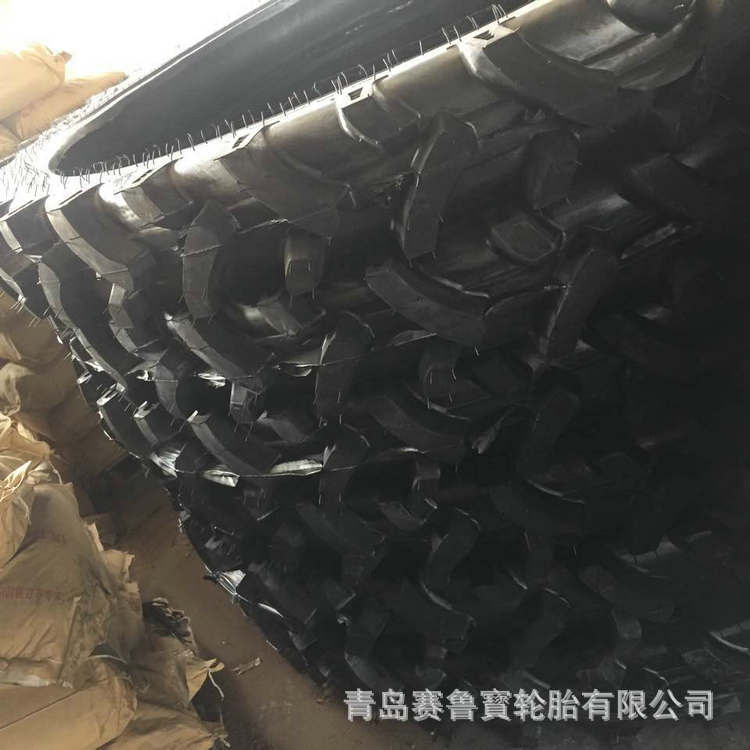 233/95-74.5 农用喷药机轮胎 人字花纹