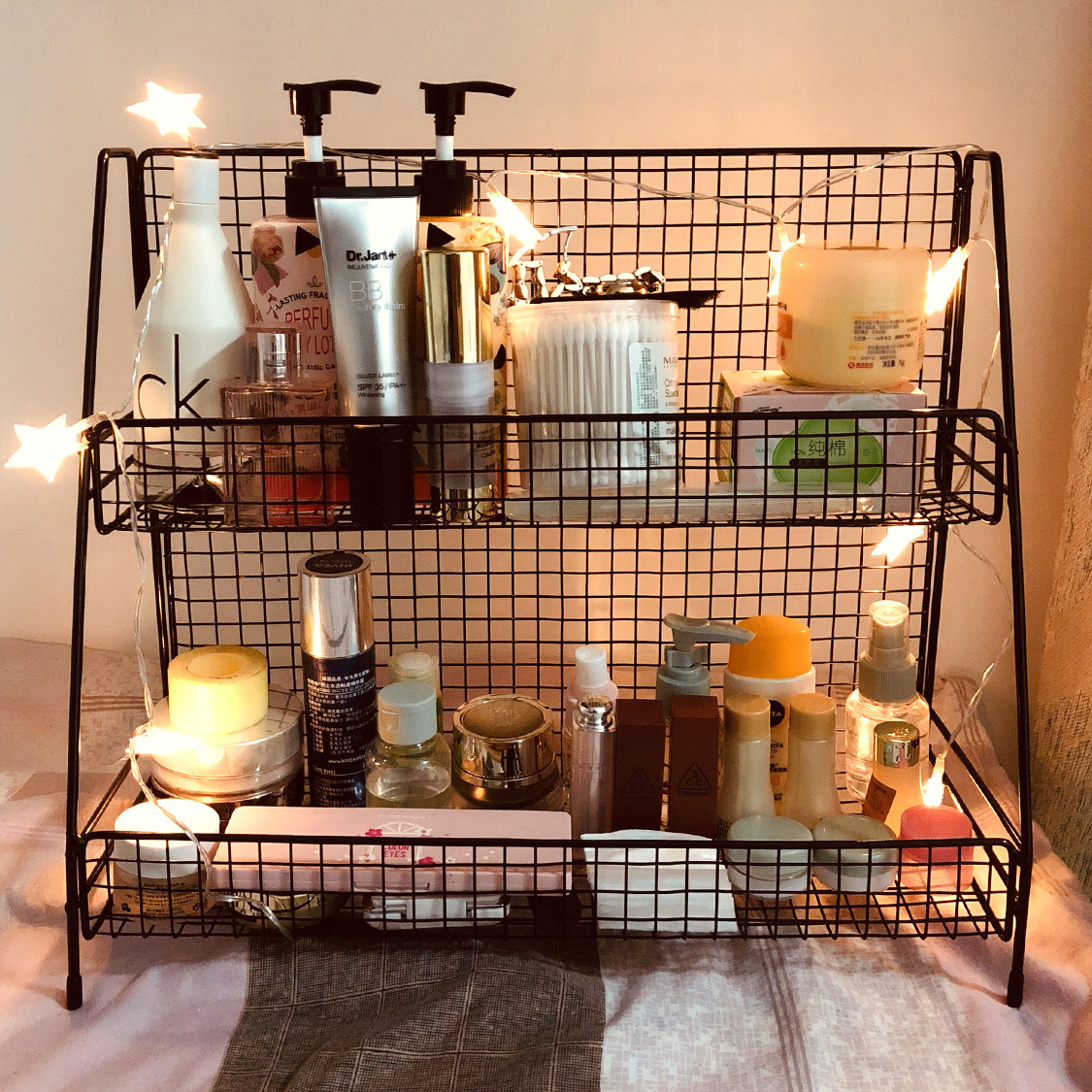 Ins cosméticos de escritorio rack de almacenamiento de hierro creativo dormitorio escritorio dormitorio baño encimera de almacenamiento de acabado