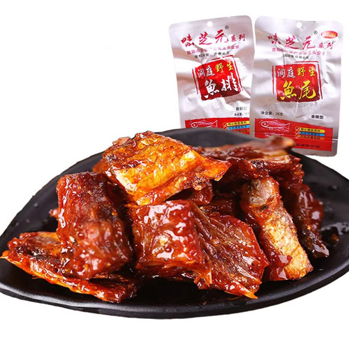 Wei Zhiyuan Spicy Fish Tail Steak 26g/pack Hunan specialty casual snack ready-to-eat fish nuggets snacks wholesale