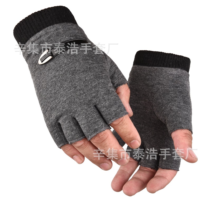 スエードの半分の指は保温してダウンしません。冬に字を書く学生は厚いです。