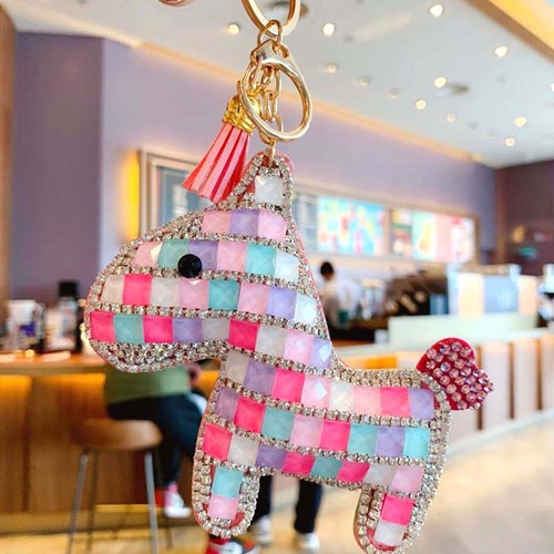 Korean cute diamond-studded pony keychain for women, creative car keychain, fashionable bag hook, gift wholesale