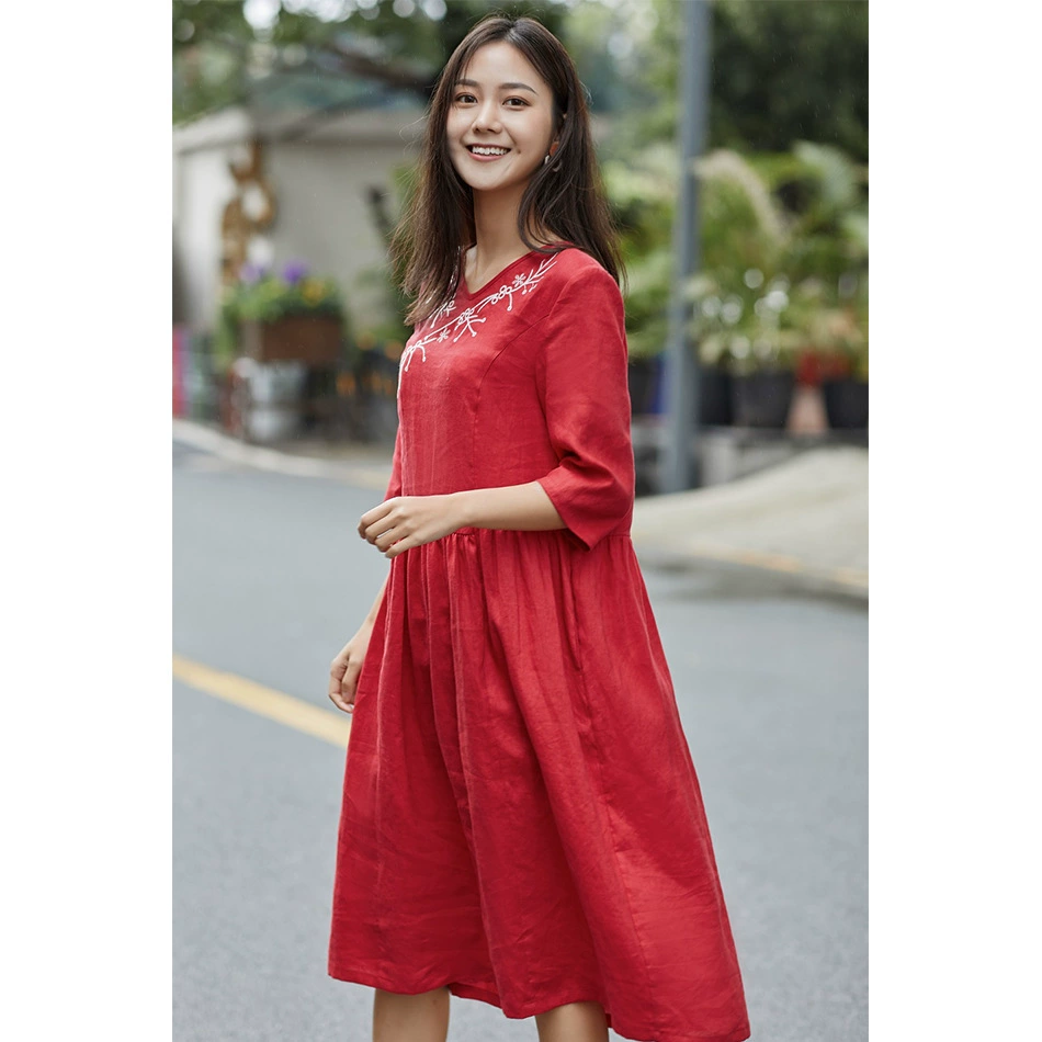 2020 Новое Женское платье с художественной вышивкой, красная длинная юбка с V-образным вырезом и средним рукавом, свободная талия, оптом