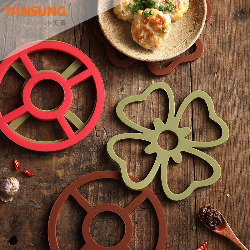 재고 원형 단열 실리콘 매트 실리콘 Placemat 부엌 고온 저항 중공 단열 매트 도매