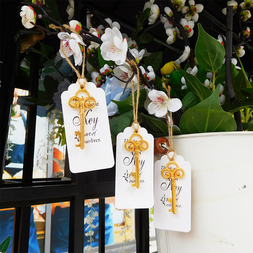 Manufacturer creative beer bottle opener wedding decoration pendant retro wedding creative gift crown key bottle opener