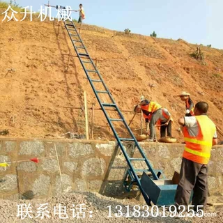 山东德州爬山虎上料坡道石头运料陡坡混凝土提升建筑爬山虎上料机