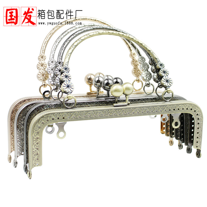 85 descuento de tiempo limitado 18cm cuadrado relieve reverso perlas de cabeza de perlas cruzadas tres flores mano oro