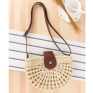 A generation of new simple casual shoulder handmade woven bag hollow semicircle messenger bag women's bag beach bag